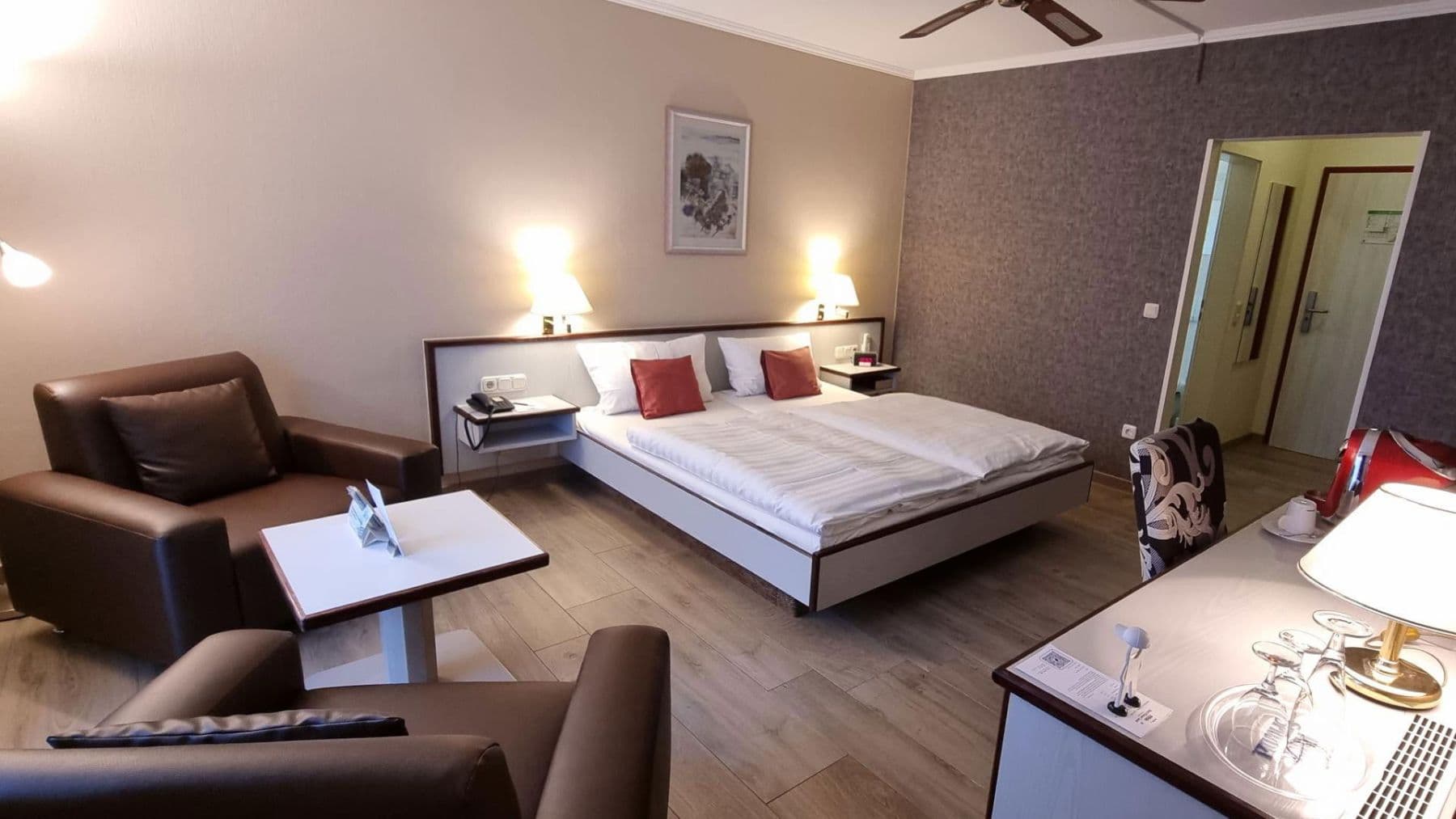 Predaj domu 1.691 m², pozemek 4.041 m², Zum weißen Kreuz 20, Oberthulba, Bavorsko Predaj domu 1.691 m², pozemek 4.041 m², Zum weißen Kreuz 20, Oberthulba, Bavorsko