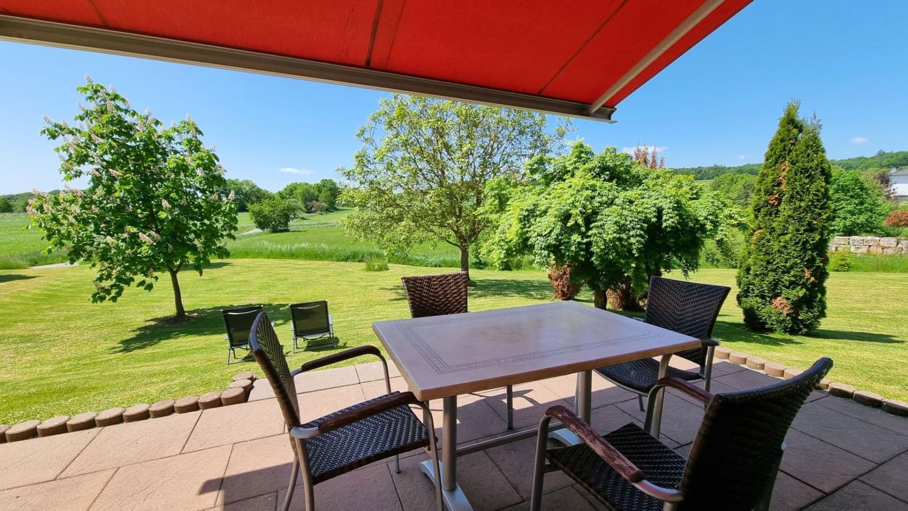 Predaj domu 1.691 m², pozemek 4.041 m², Zum weißen Kreuz 20, Oberthulba, Bavorsko Predaj domu 1.691 m², pozemek 4.041 m², Zum weißen Kreuz 20, Oberthulba, Bavorsko