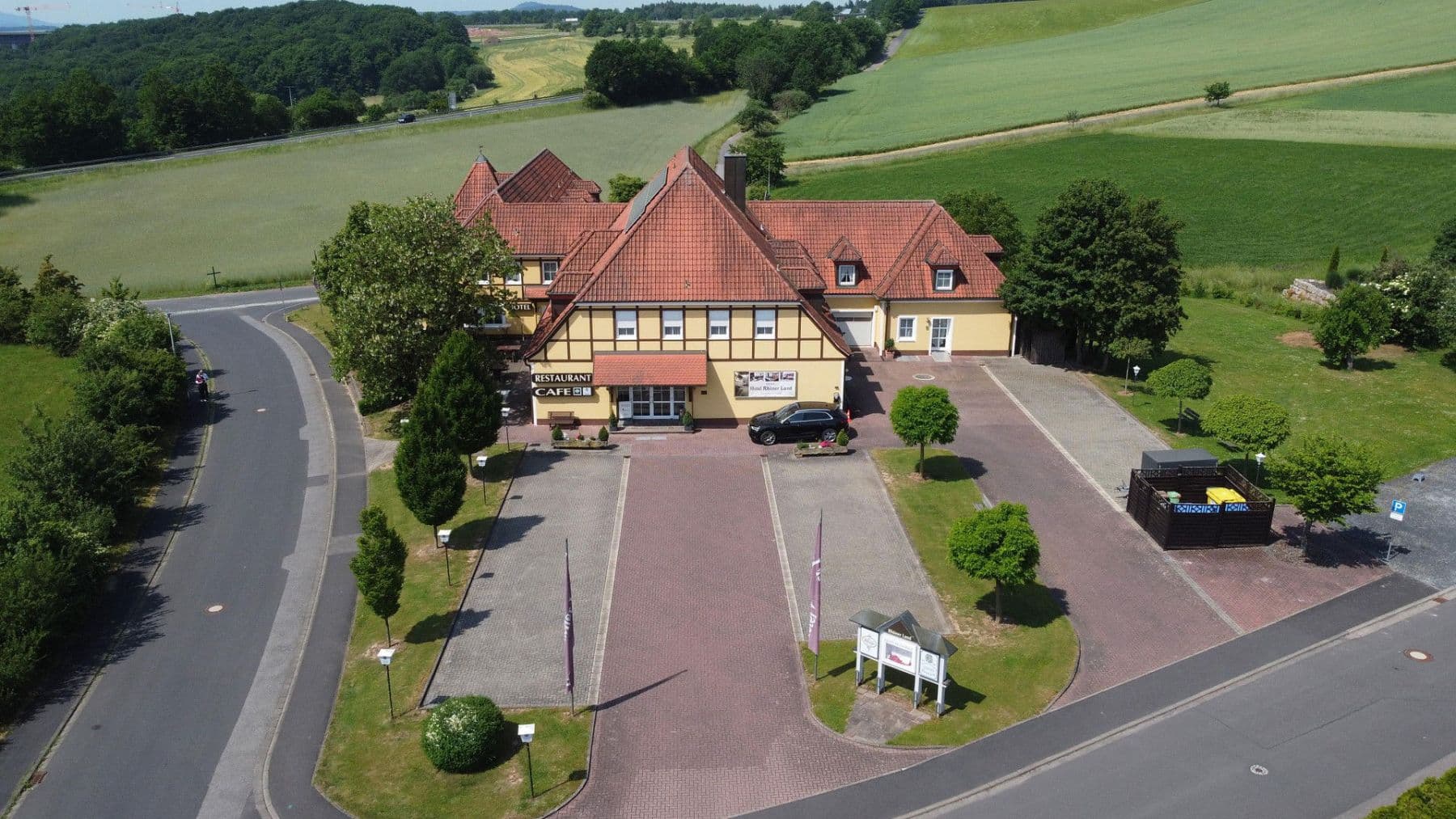 Predaj domu 1.691 m², pozemek 4.041 m², Zum weißen Kreuz 20, Oberthulba, Bavorsko Predaj domu 1.691 m², pozemek 4.041 m², Zum weißen Kreuz 20, Oberthulba, Bavorsko