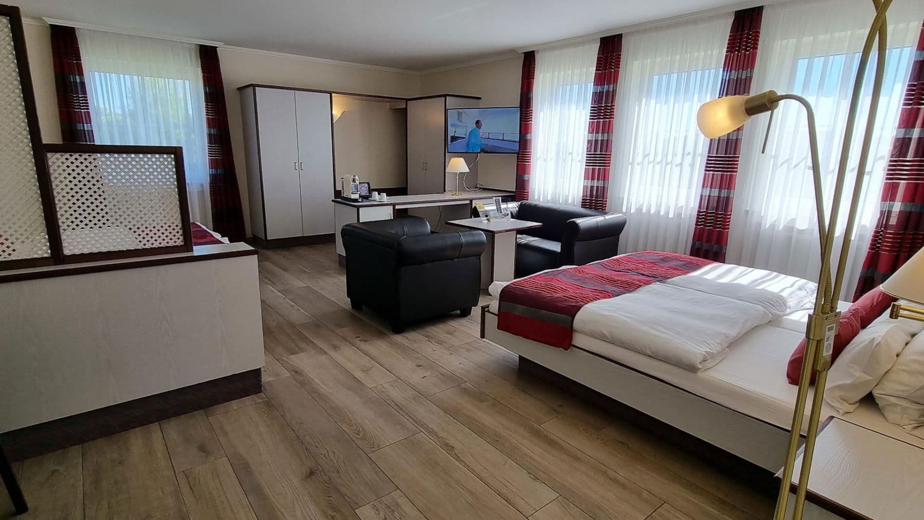 Predaj domu 1.691 m², pozemek 4.041 m², Zum weißen Kreuz 20, Oberthulba, Bavorsko Predaj domu 1.691 m², pozemek 4.041 m², Zum weißen Kreuz 20, Oberthulba, Bavorsko