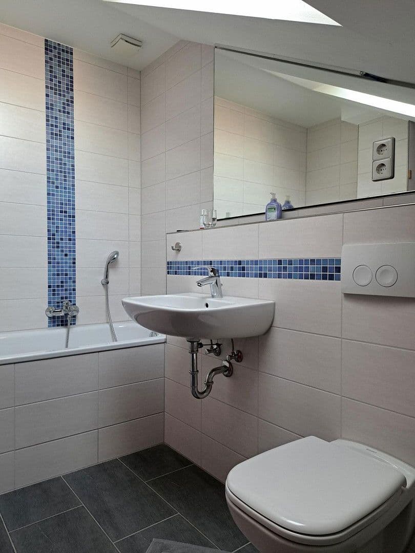 Predaj domu 160 m², pozemek 227 m², Stutensee, Bádensko-Wurttembersko Predaj domu 160 m², pozemek 227 m², Stutensee, Bádensko-Wurttembersko