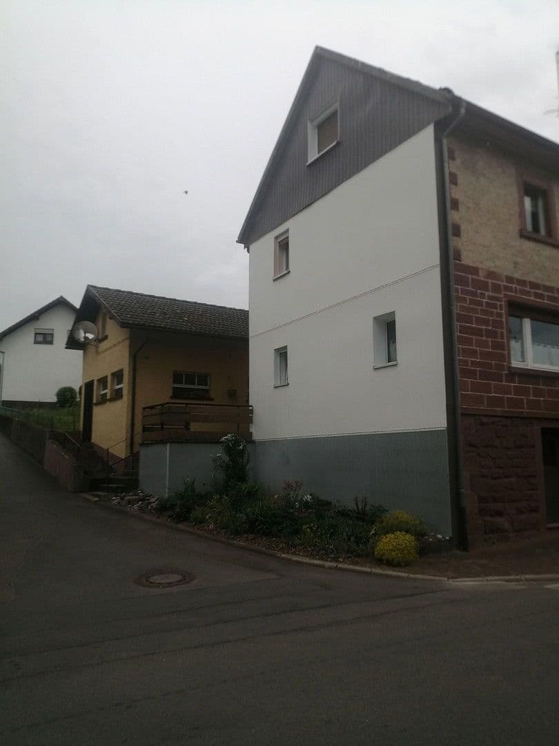 Predaj domu 132 m², pozemek 271 m², Dorfstr. 20, Limbach, Bádensko-Wurttembersko Predaj domu 132 m², pozemek 271 m², Dorfstr. 20, Limbach, Bádensko-Wurttembersko
