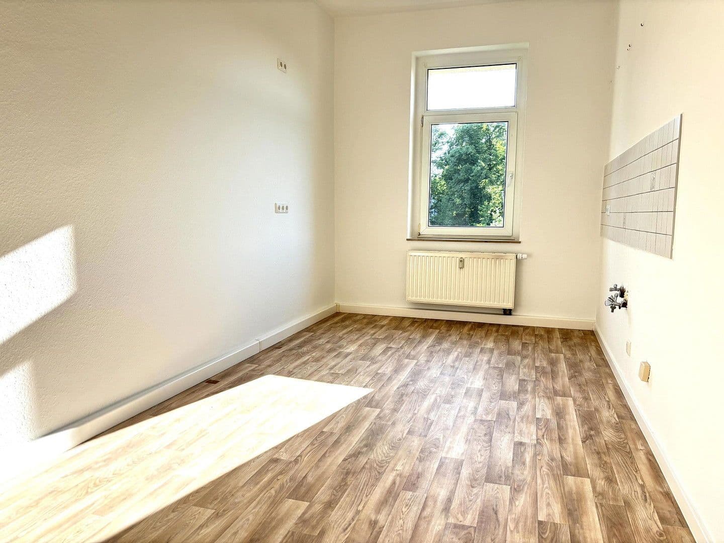 Prenájom bytu 2-izbový 61 m², Albertstraße 34, Markranstädt, Sasko Prenájom bytu 2-izbový 61 m², Albertstraße 34, Markranstädt, Sasko