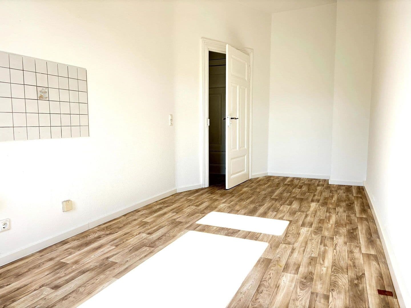 Prenájom bytu 2-izbový 61 m², Albertstraße 34, Markranstädt, Sasko Prenájom bytu 2-izbový 61 m², Albertstraße 34, Markranstädt, Sasko