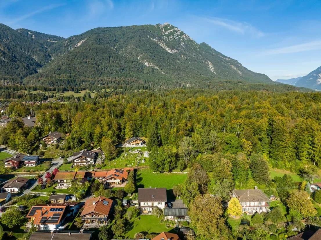 Predaj domu 279 m², pozemek 1.222 m², Grainau, Bavorsko Predaj domu 279 m², pozemek 1.222 m², Grainau, Bavorsko