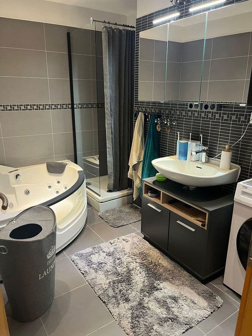 Prenájom bytu 3-izbový 90 m², Darmstadt, Hesensko Prenájom bytu 3-izbový 90 m², Darmstadt, Hesensko