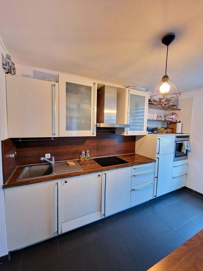 Prenájom bytu 3-izbový 90 m², Darmstadt, Hesensko Prenájom bytu 3-izbový 90 m², Darmstadt, Hesensko