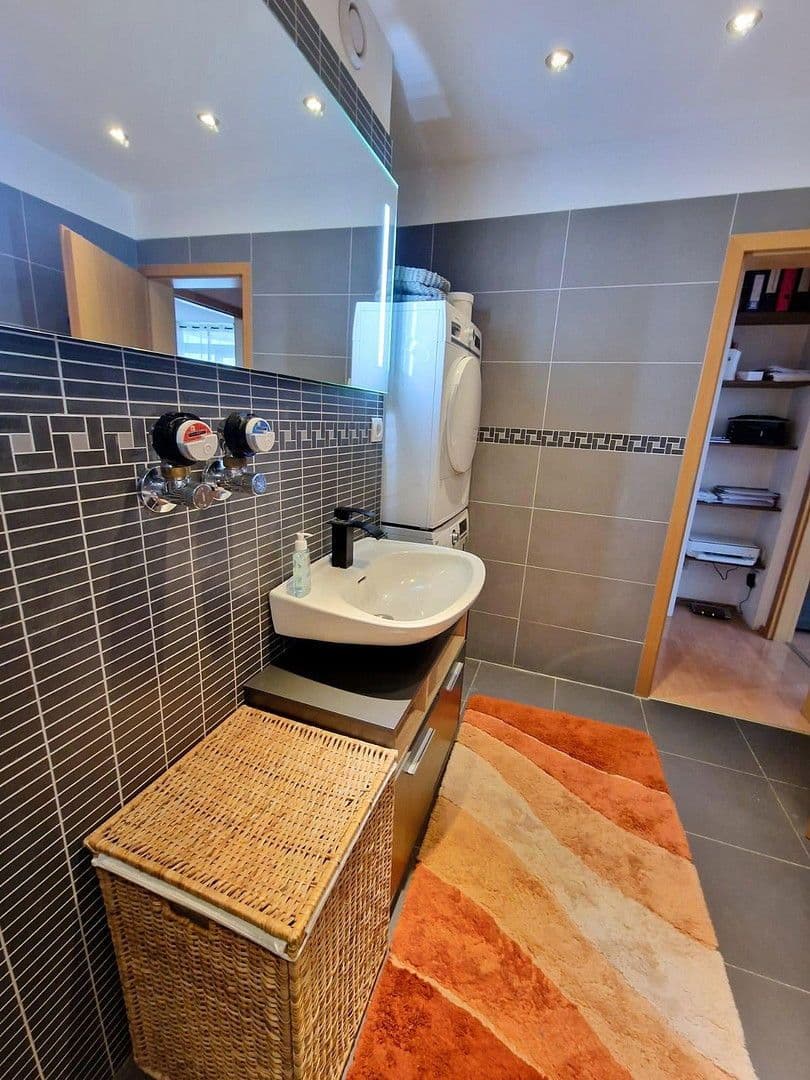 Prenájom bytu 3-izbový 90 m², Darmstadt, Hesensko Prenájom bytu 3-izbový 90 m², Darmstadt, Hesensko