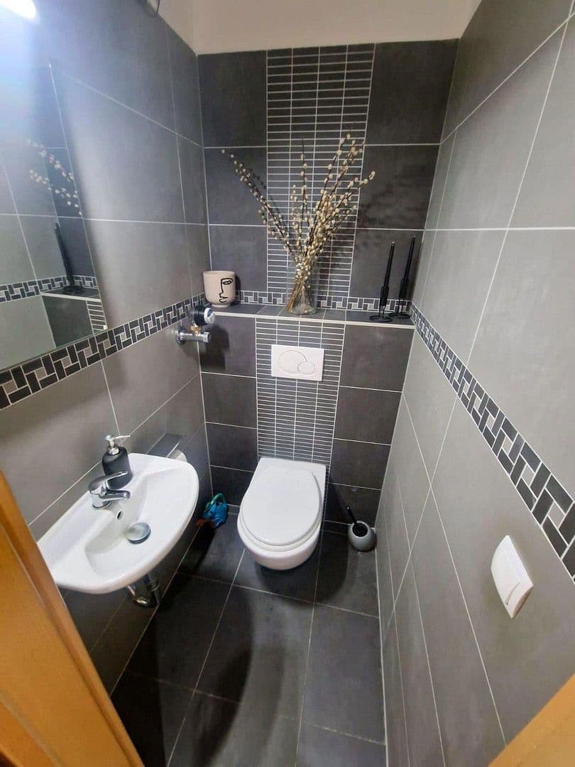 Prenájom bytu 3-izbový 90 m², Darmstadt, Hesensko Prenájom bytu 3-izbový 90 m², Darmstadt, Hesensko