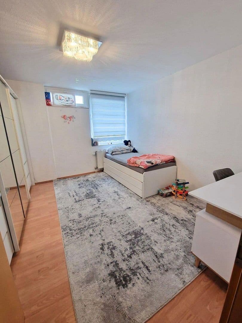 Prenájom bytu 3-izbový 90 m², Darmstadt, Hesensko Prenájom bytu 3-izbový 90 m², Darmstadt, Hesensko