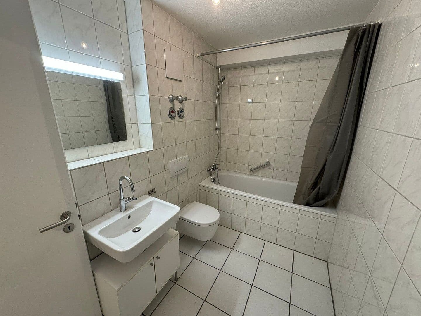 Prenájom bytu 1-izbový 47 m², Köln, Severné Porýnie - Westfálsko Prenájom bytu 1-izbový 47 m², Köln, Severné Porýnie - Westfálsko