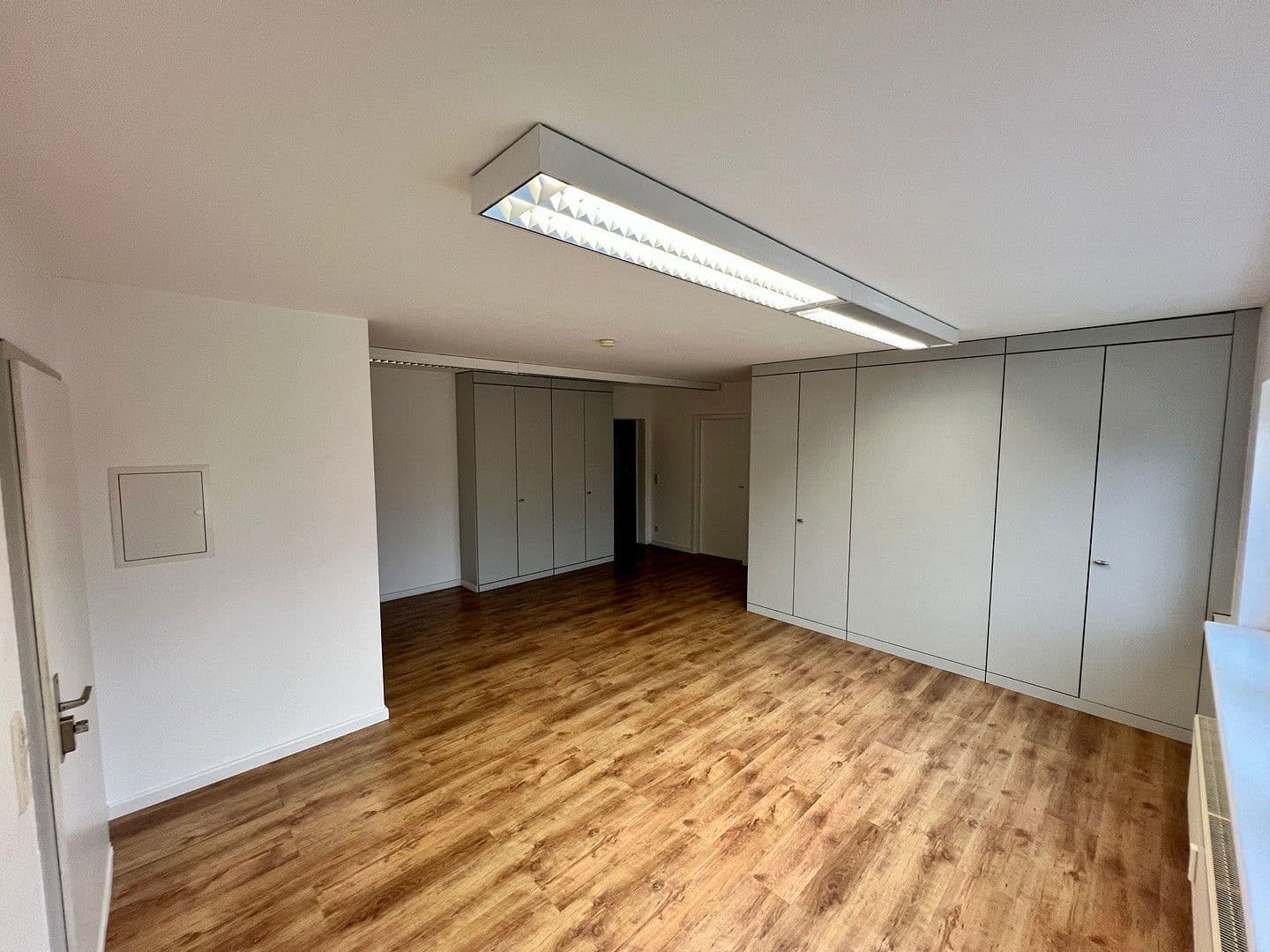 Prenájom kancelárie 80 m², Schwetzingen, Bádensko-Wurttembersko Prenájom kancelárie 80 m², Schwetzingen, Bádensko-Wurttembersko