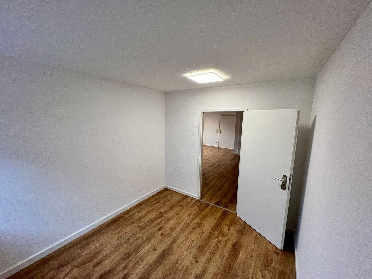 Prenájom kancelárie 80 m², Schwetzingen, Bádensko-Wurttembersko Prenájom kancelárie 80 m², Schwetzingen, Bádensko-Wurttembersko