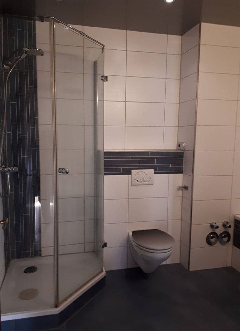 Prenájom bytu 3-izbový 99 m², Schwetzinger Str. 90B, Hockenheim, Bádensko-Wurttembersko Prenájom bytu 3-izbový 99 m², Schwetzinger Str. 90B, Hockenheim, Bádensko-Wurttembersko