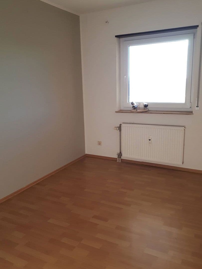 Prenájom bytu 3-izbový 99 m², Schwetzinger Str. 90B, Hockenheim, Bádensko-Wurttembersko Prenájom bytu 3-izbový 99 m², Schwetzinger Str. 90B, Hockenheim, Bádensko-Wurttembersko