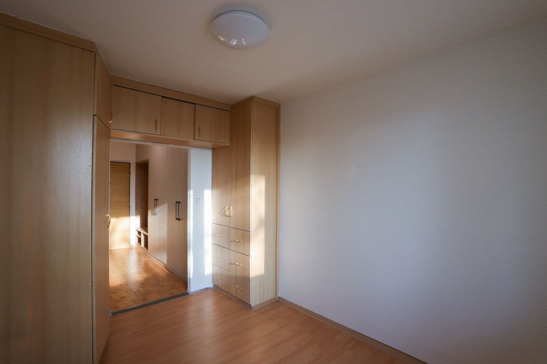 Prenájom bytu 2-izbový 42 m², Zárybská, Praha, Praha Prenájom bytu 2-izbový 42 m², Zárybská, Praha, Praha