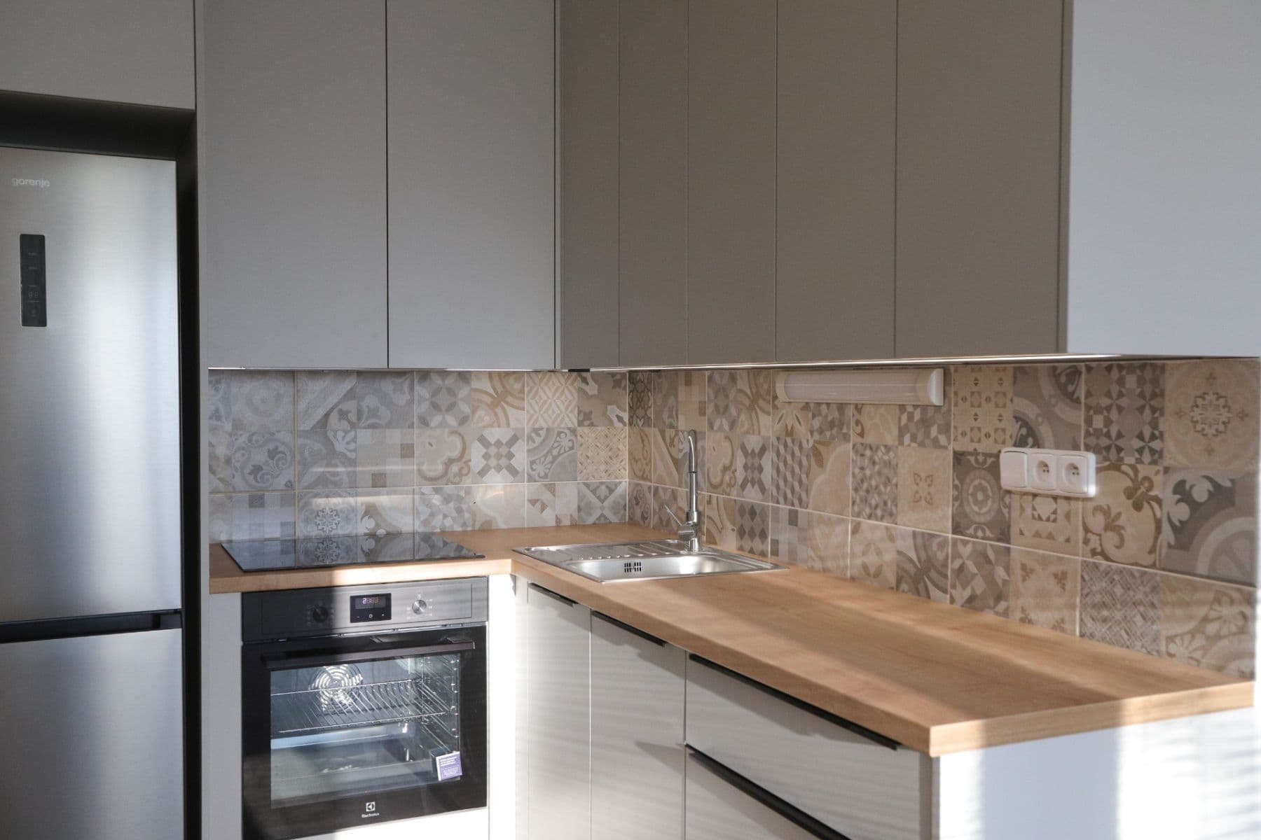 Prenájom bytu 2-izbový 42 m², Zárybská, Praha, Praha Prenájom bytu 2-izbový 42 m², Zárybská, Praha, Praha