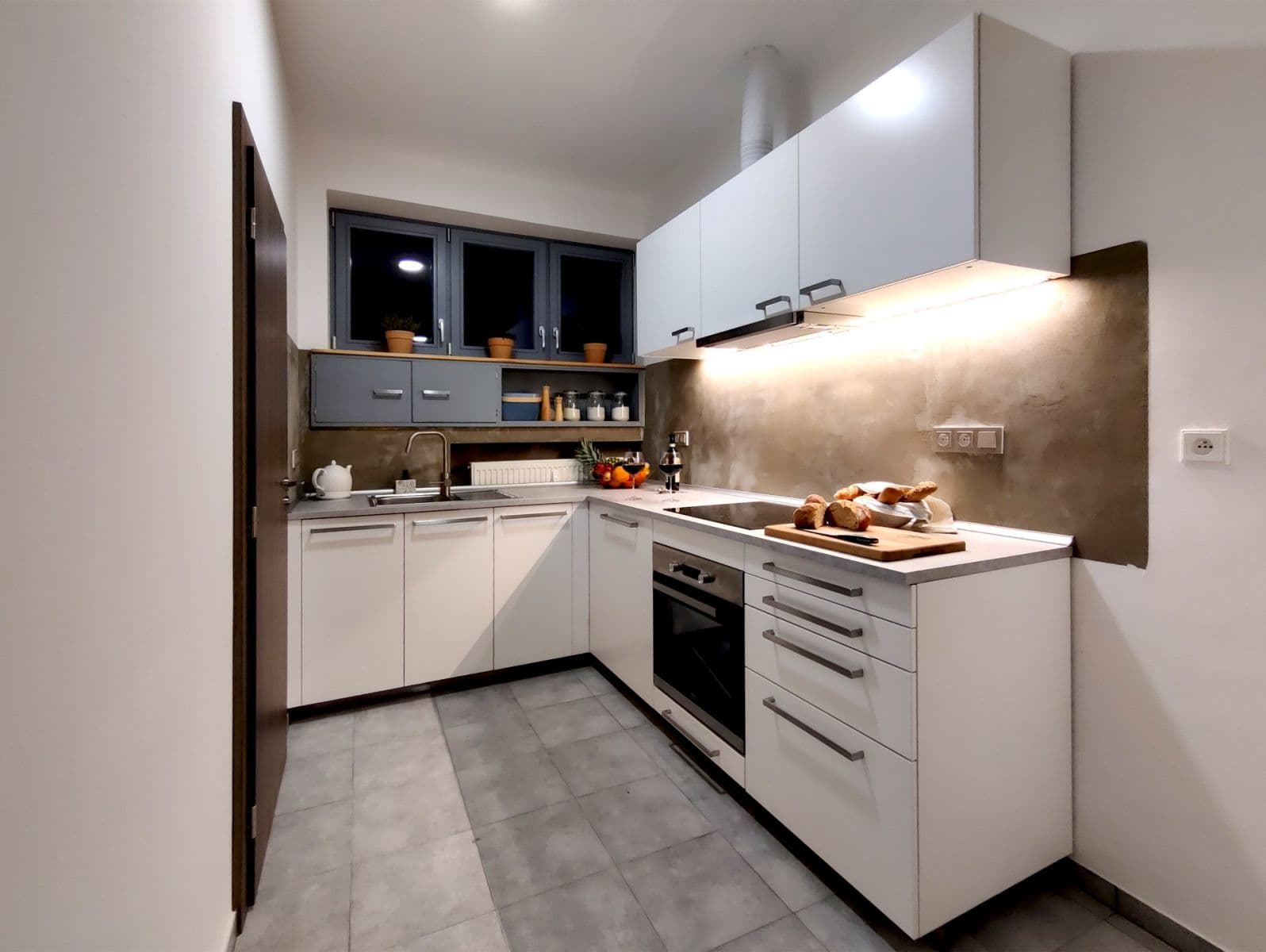 Prenájom bytu 2-izbový 58 m², Zborovská, Kolín, Středočeský kraj Prenájom bytu 2-izbový 58 m², Zborovská, Kolín, Středočeský kraj