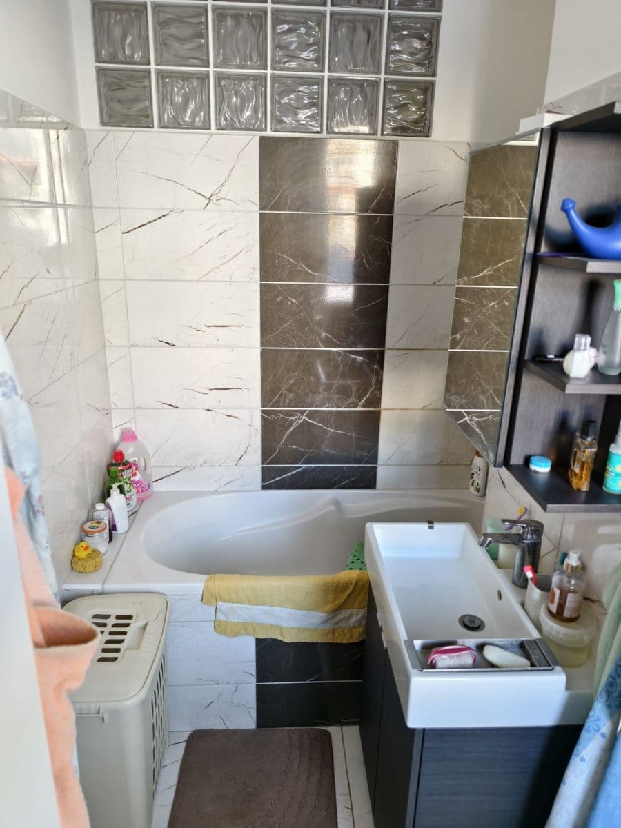 Predaj bytu 3-izbový 75 m², Husova, Náměšť nad Oslavou, Kraj Vysočina Predaj bytu 3-izbový 75 m², Husova, Náměšť nad Oslavou, Kraj Vysočina