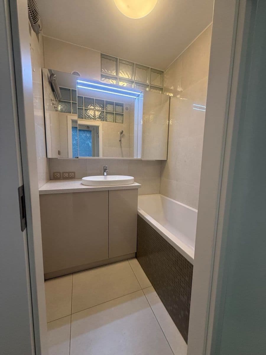 Prenájom bytu 3-izbový 82 m², Vejrostova, Brno, Jihomoravský kraj Prenájom bytu 3-izbový 82 m², Vejrostova, Brno, Jihomoravský kraj