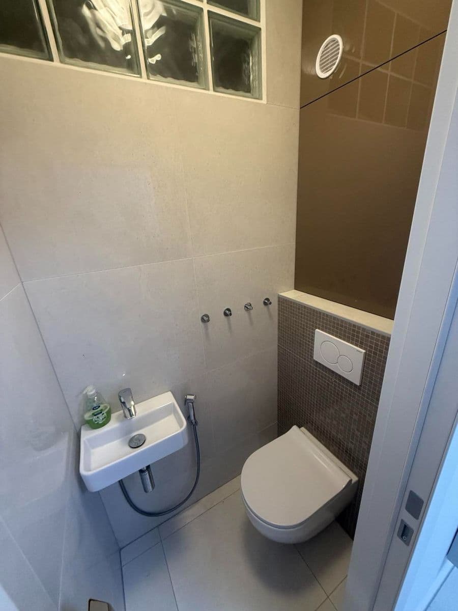 Prenájom bytu 3-izbový 82 m², Vejrostova, Brno, Jihomoravský kraj Prenájom bytu 3-izbový 82 m², Vejrostova, Brno, Jihomoravský kraj