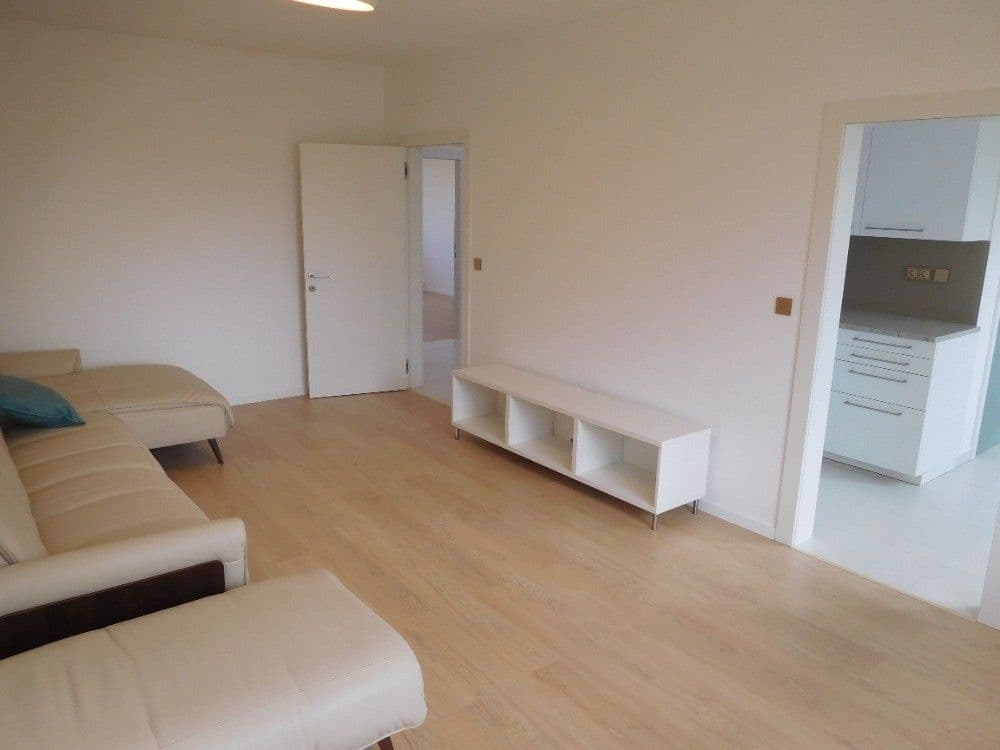 Prenájom bytu 3-izbový 82 m², Vejrostova, Brno, Jihomoravský kraj Prenájom bytu 3-izbový 82 m², Vejrostova, Brno, Jihomoravský kraj