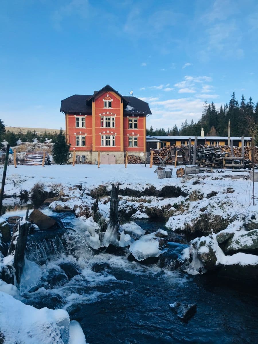 Predaj domu 1.148 m², pozemek 7.869 m², Nové Hamry, Karlovarský kraj Predaj domu 1.148 m², pozemek 7.869 m², Nové Hamry, Karlovarský kraj