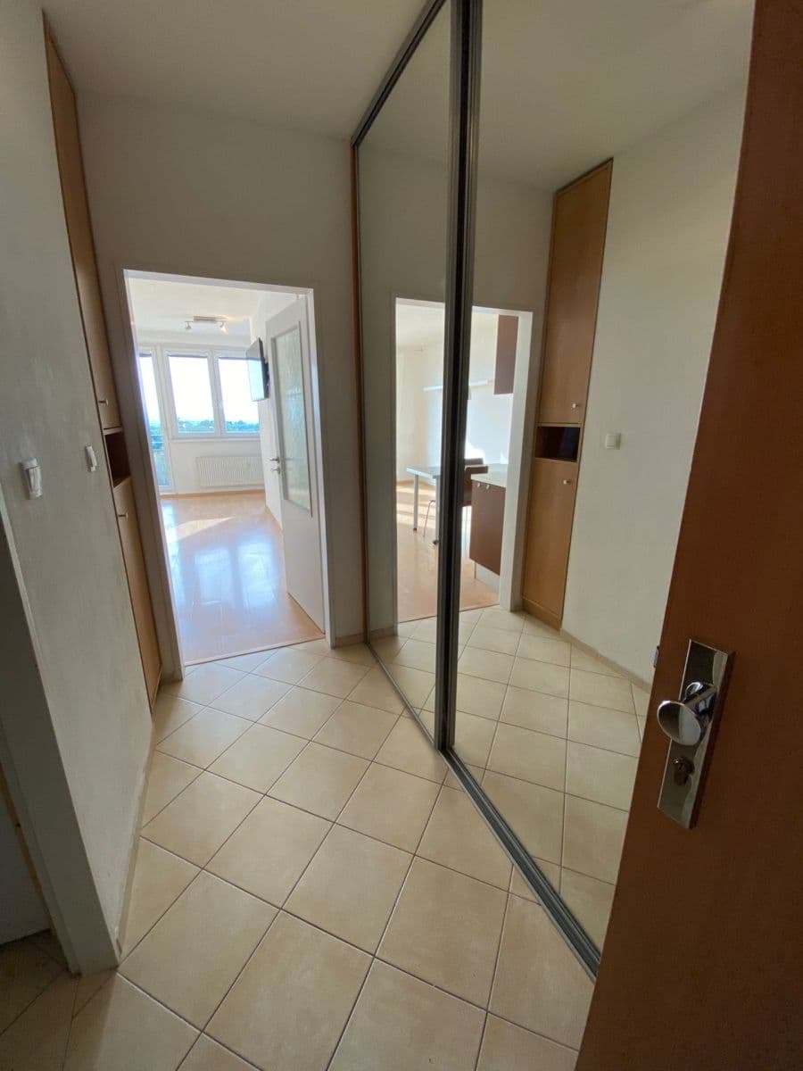 Predaj bytu 1-izbový 39 m², Hnězdenská, Praha, Praha Predaj bytu 1-izbový 39 m², Hnězdenská, Praha, Praha