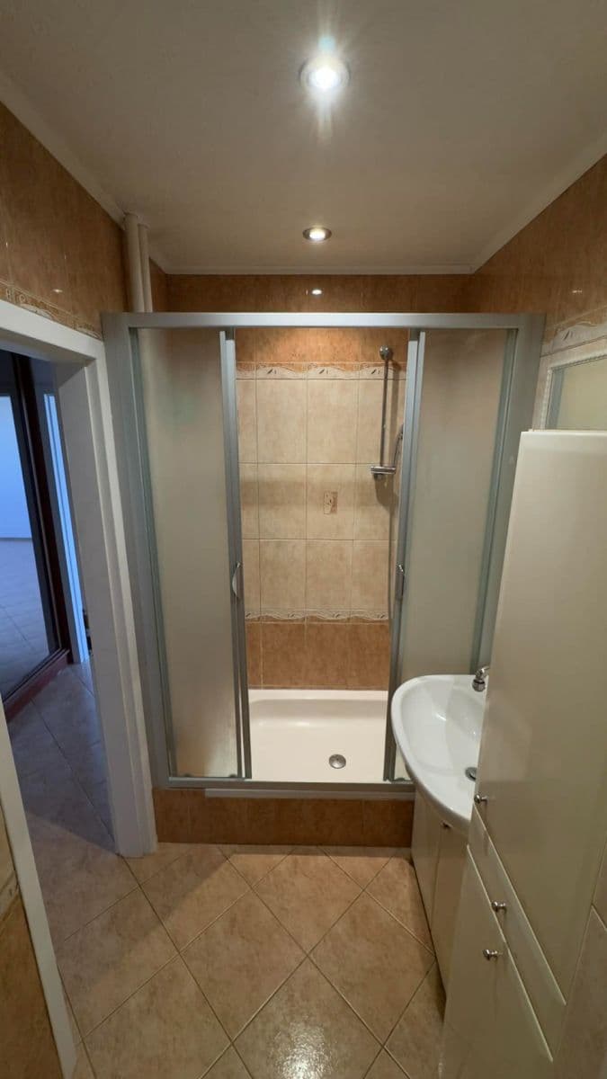 Prenájom bytu 3-izbový 75 m², Želatovská, Přerov, Olomoucký kraj Prenájom bytu 3-izbový 75 m², Želatovská, Přerov, Olomoucký kraj