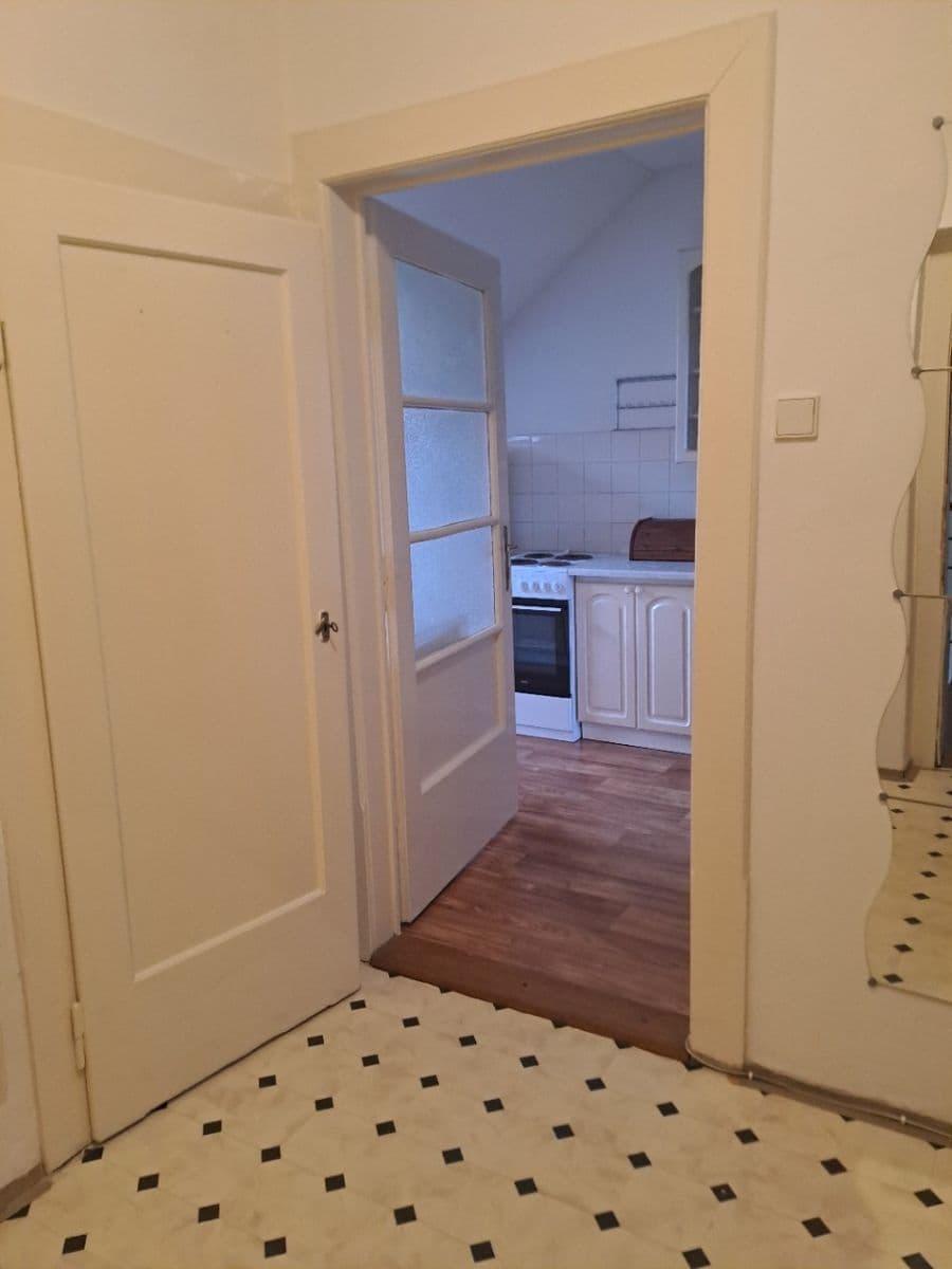 Prenájom bytu 2-izbový 53 m², Podhorská, Praha, Praha Prenájom bytu 2-izbový 53 m², Podhorská, Praha, Praha