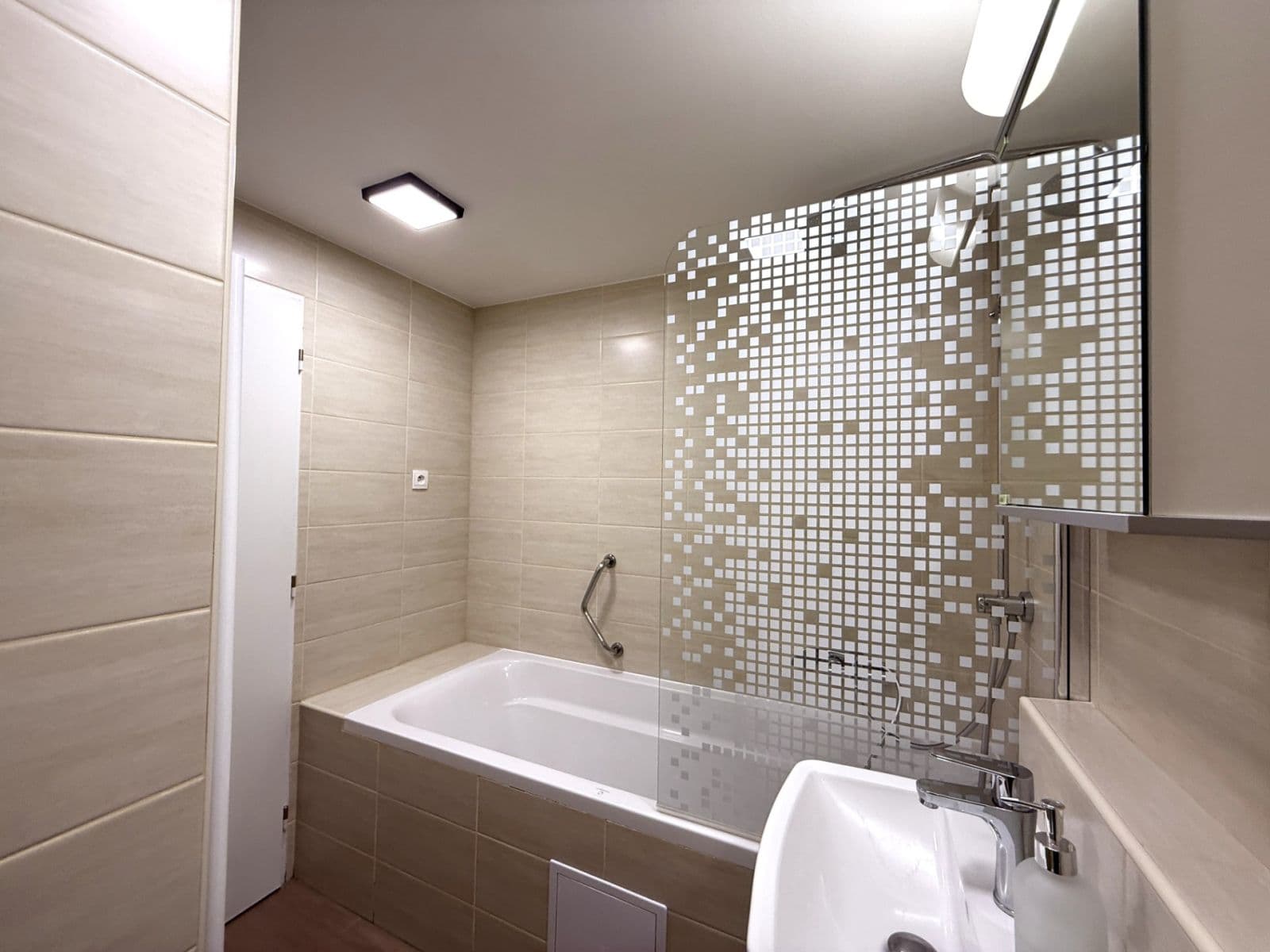 Predaj bytu 2-izbový 44 m², Hnězdenská, Praha, Praha Predaj bytu 2-izbový 44 m², Hnězdenská, Praha, Praha