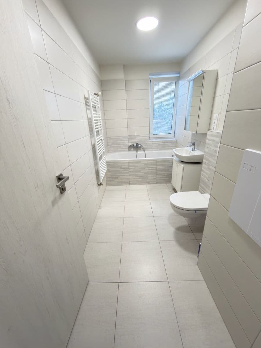 Prenájom bytu 2-izbový 56 m², nám. Míru, Blansko, Jihomoravský kraj Prenájom bytu 2-izbový 56 m², nám. Míru, Blansko, Jihomoravský kraj