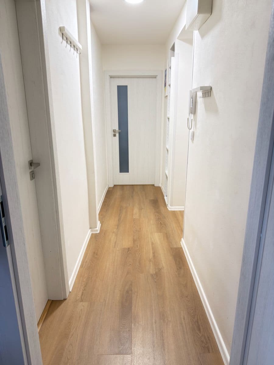 Prenájom bytu 2-izbový 56 m², nám. Míru, Blansko, Jihomoravský kraj Prenájom bytu 2-izbový 56 m², nám. Míru, Blansko, Jihomoravský kraj