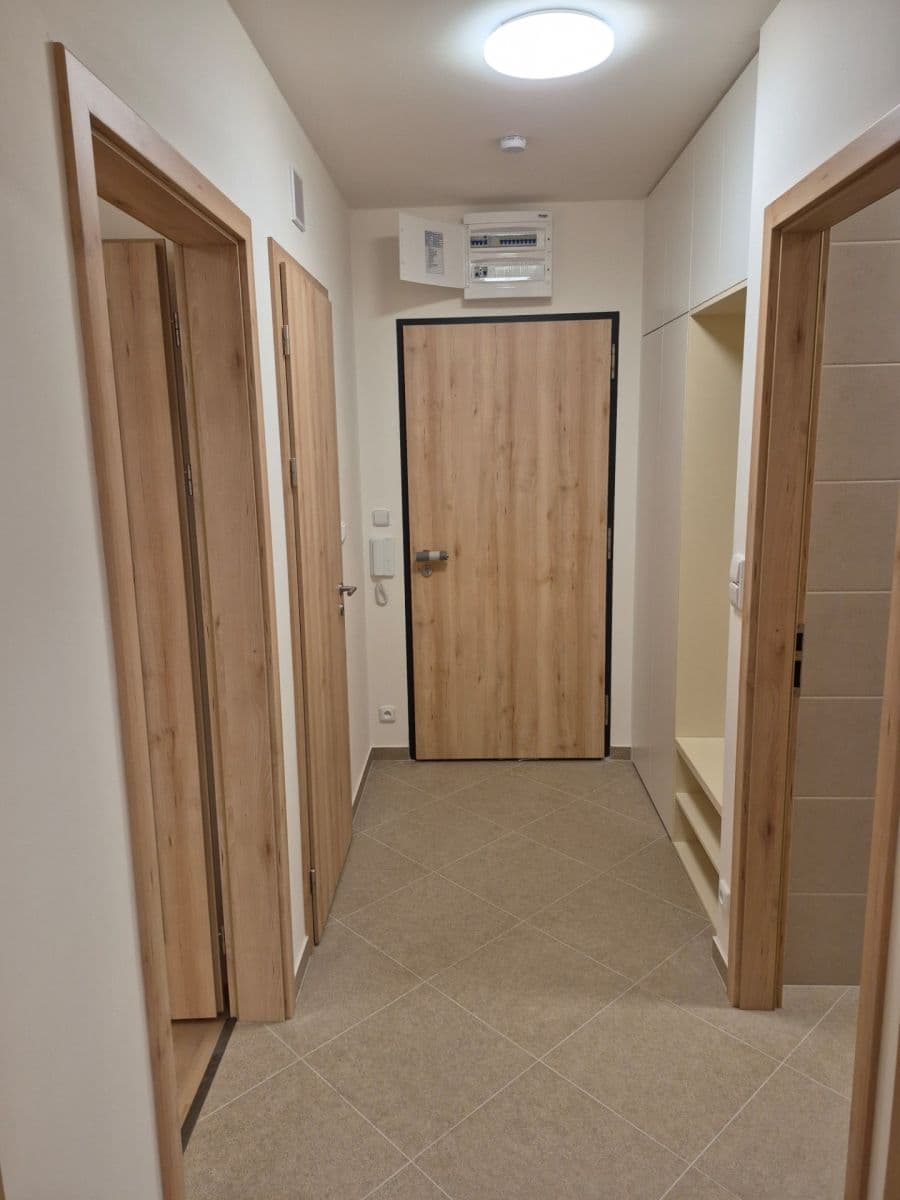 Prenájom bytu 2-izbový 55 m², Čakovická, Praha, Praha Prenájom bytu 2-izbový 55 m², Čakovická, Praha, Praha