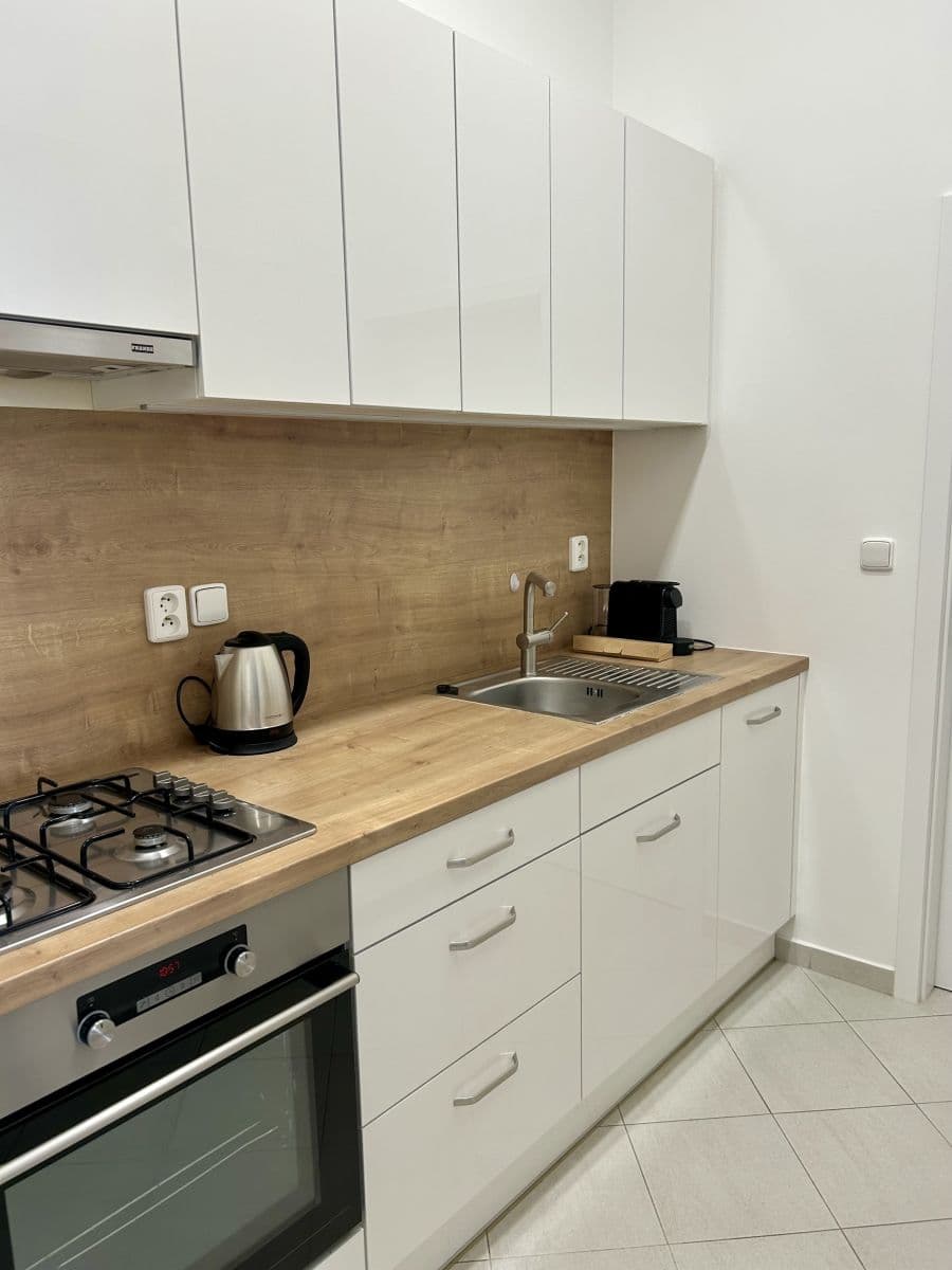 Prenájom bytu 53 m², Na Plzeňce, Praha, Praha Prenájom bytu 53 m², Na Plzeňce, Praha, Praha