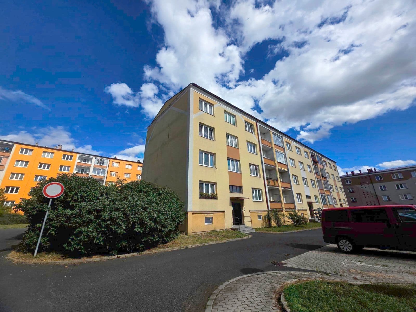 Prenájom bytu 3-izbový 70 m², Budovatelů, Kadaň, Ústecký kraj Prenájom bytu 3-izbový 70 m², Budovatelů, Kadaň, Ústecký kraj