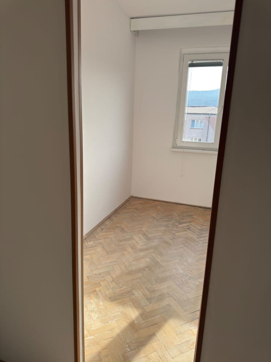 Prenájom bytu 3-izbový 70 m², Budovatelů, Kadaň, Ústecký kraj Prenájom bytu 3-izbový 70 m², Budovatelů, Kadaň, Ústecký kraj