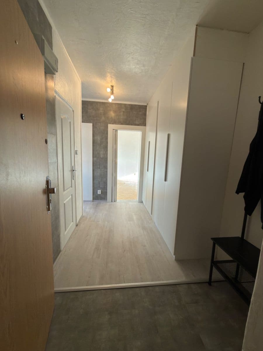 Prenájom bytu 3-izbový 70 m², Budovatelů, Kadaň, Ústecký kraj Prenájom bytu 3-izbový 70 m², Budovatelů, Kadaň, Ústecký kraj