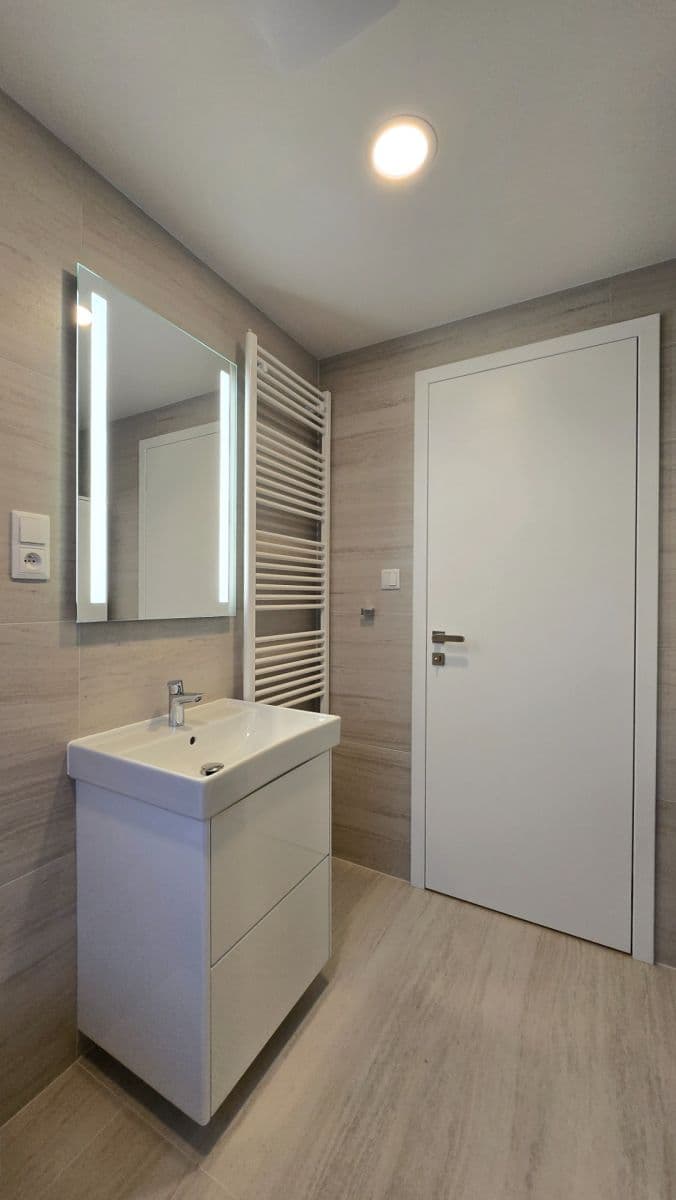 Prenájom bytu 1-izbový 37 m², Klapálkova, Praha, Praha Prenájom bytu 1-izbový 37 m², Klapálkova, Praha, Praha