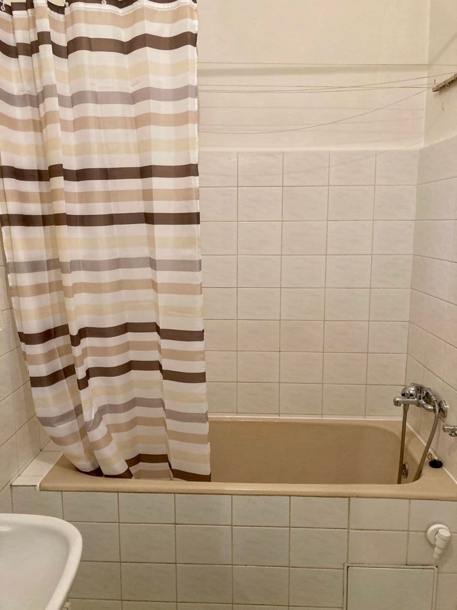 Prenájom bytu 2-izbový 47 m², Rostovská, Praha, Praha Prenájom bytu 2-izbový 47 m², Rostovská, Praha, Praha