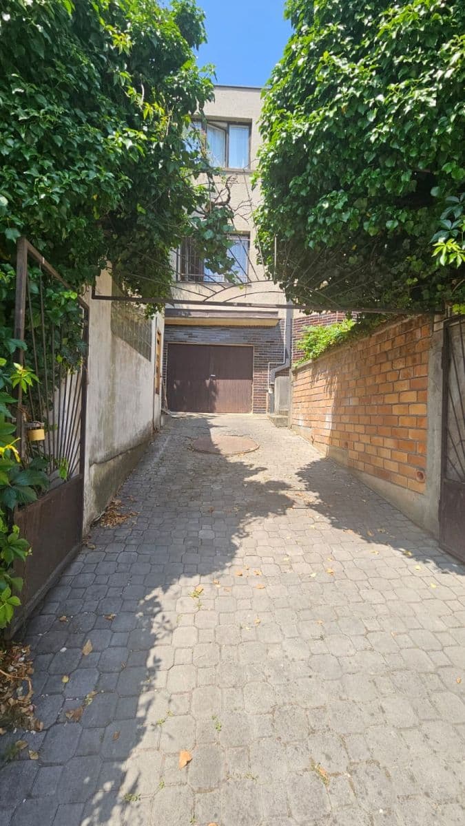 Predaj domu 288 m², pozemek 544 m², Prvomájová, Praha, Praha Predaj domu 288 m², pozemek 544 m², Prvomájová, Praha, Praha