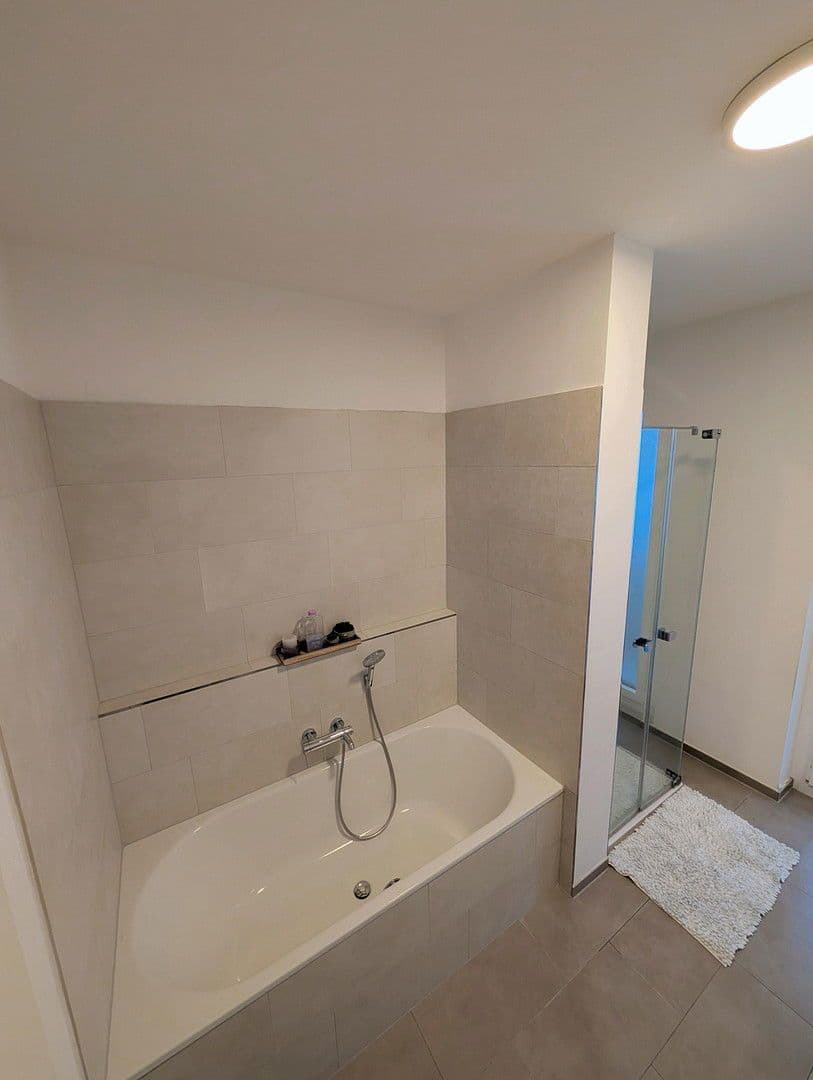 Prenájom bytu 4-izbový 109 m², Heubnerweg 7a, Berlin, Berlín Prenájom bytu 4-izbový 109 m², Heubnerweg 7a, Berlin, Berlín