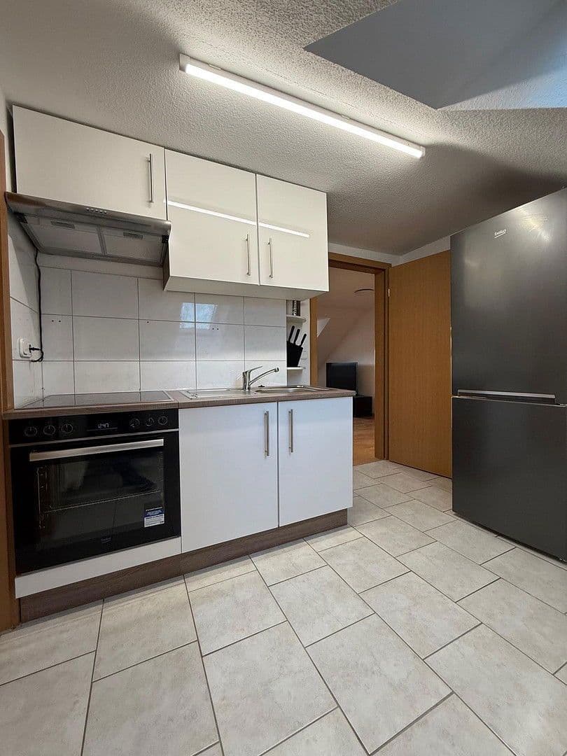 Prenájom bytu 2-izbový 45 m², Niebuhrstr. 70, Duisburg, Severné Porýnie - Westfálsko Prenájom bytu 2-izbový 45 m², Niebuhrstr. 70, Duisburg, Severné Porýnie - Westfálsko