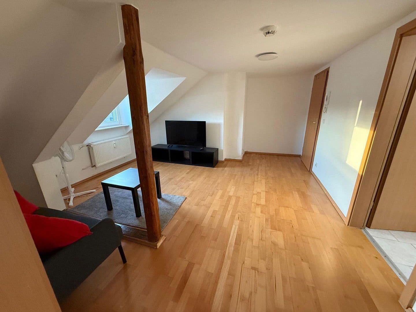 Prenájom bytu 2-izbový 45 m², Niebuhrstr. 70, Duisburg, Severné Porýnie - Westfálsko Prenájom bytu 2-izbový 45 m², Niebuhrstr. 70, Duisburg, Severné Porýnie - Westfálsko