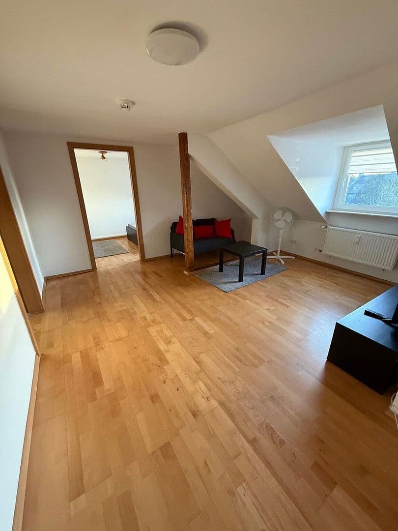 Prenájom bytu 2-izbový 45 m², Niebuhrstr. 70, Duisburg, Severné Porýnie - Westfálsko Prenájom bytu 2-izbový 45 m², Niebuhrstr. 70, Duisburg, Severné Porýnie - Westfálsko