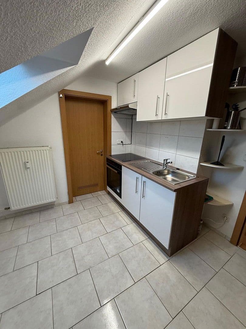 Prenájom bytu 2-izbový 45 m², Niebuhrstr. 70, Duisburg, Severné Porýnie - Westfálsko Prenájom bytu 2-izbový 45 m², Niebuhrstr. 70, Duisburg, Severné Porýnie - Westfálsko