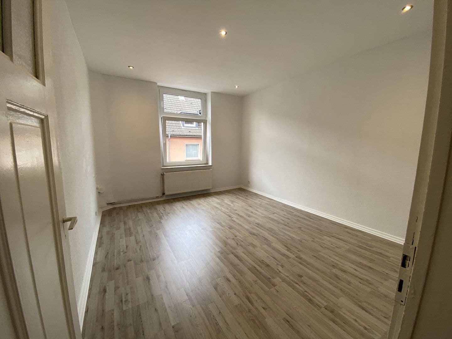 Prenájom bytu 3-izbový 55 m², Nohlstr. 160, Oberhausen, Severné Porýnie - Westfálsko Prenájom bytu 3-izbový 55 m², Nohlstr. 160, Oberhausen, Severné Porýnie - Westfálsko