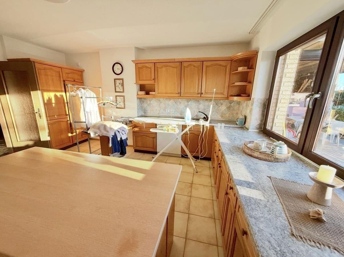 Predaj domu 423 m², pozemek 999 m², Am Eggeberg 4, Blomberg, Severné Porýnie - Westfálsko Predaj domu 423 m², pozemek 999 m², Am Eggeberg 4, Blomberg, Severné Porýnie - Westfálsko