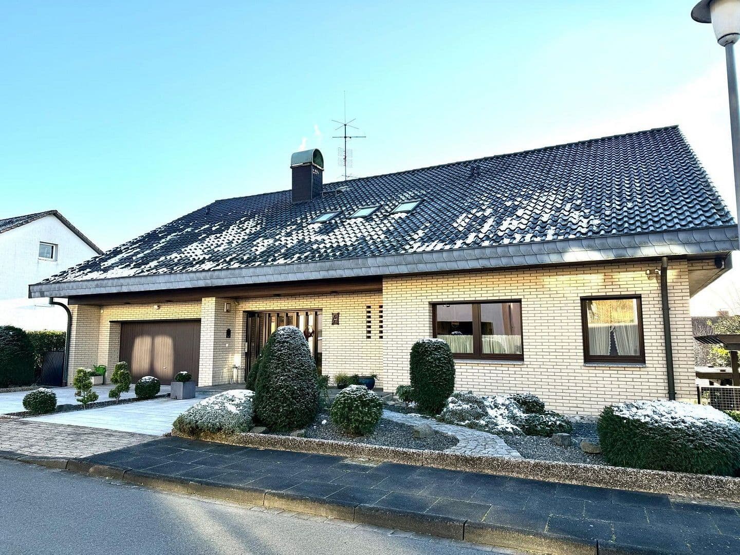 Predaj domu 423 m², pozemek 999 m², Am Eggeberg 4, Blomberg, Severné Porýnie - Westfálsko Predaj domu 423 m², pozemek 999 m², Am Eggeberg 4, Blomberg, Severné Porýnie - Westfálsko