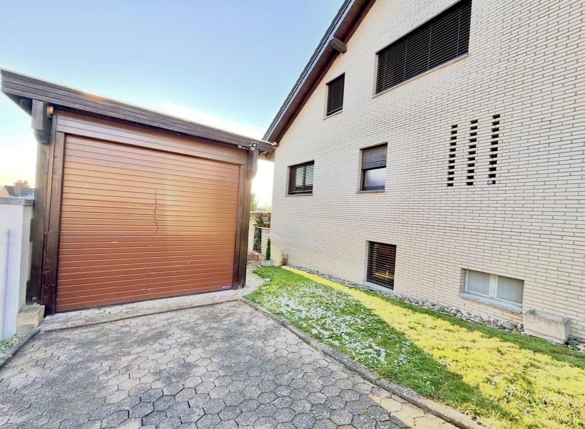 Predaj domu 423 m², pozemek 999 m², Am Eggeberg 4, Blomberg, Severné Porýnie - Westfálsko Predaj domu 423 m², pozemek 999 m², Am Eggeberg 4, Blomberg, Severné Porýnie - Westfálsko